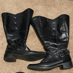 Elegant Black Heeled Boots